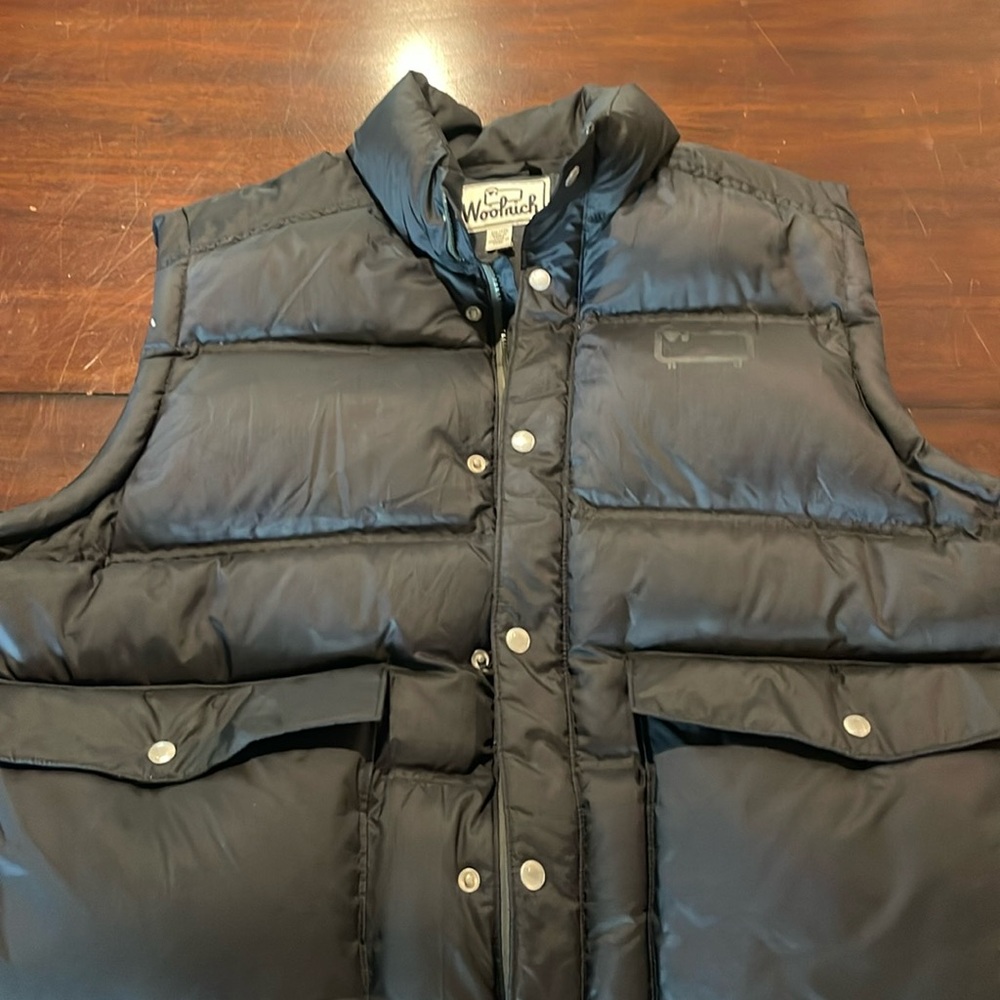 Woolrich Men’s black puffer vest size 2xL